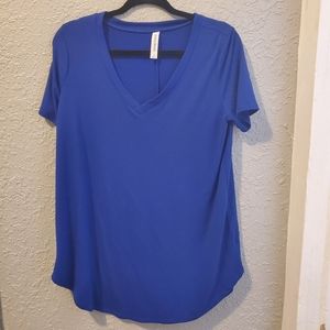 NWOT ZENANA V-NECK